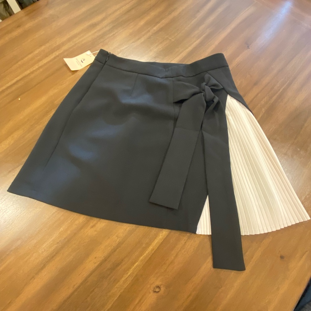 Her Velvet Vase Two-Tone Pleated Skirt